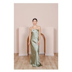 Leo Satin Dress. Color silver sage